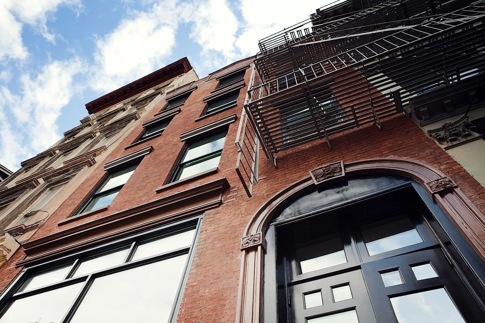 Manhattan mixed-use multifamily building